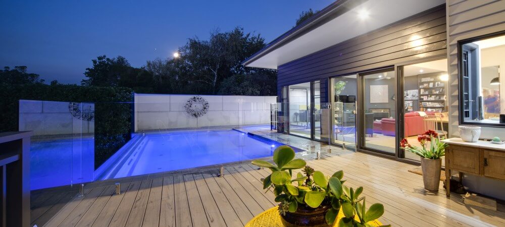 Make your swimming pool always look shiny with the right choices